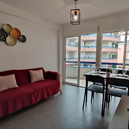 Luminoso Cerca De La Playa Con Terraza Vintage En - Es-209-64 شقة *