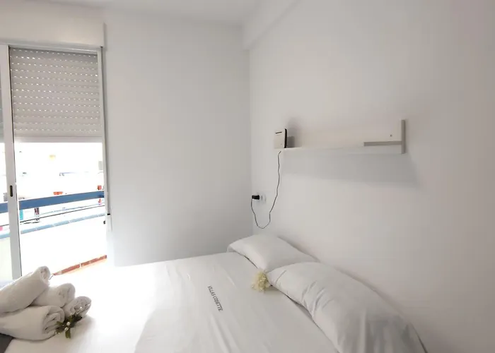 Luminoso Cerca De La Playa Con Terraza Vintage En - Es-209-64 公寓 *